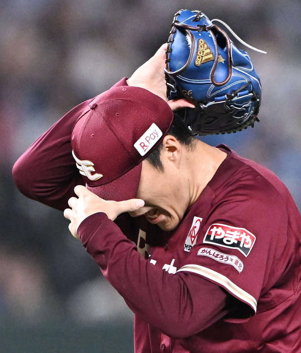 西武対楽天　5回裏西武無死一、三塁、マキノンに適時打を許しさけぶ則本（撮影・滝沢徹郎）