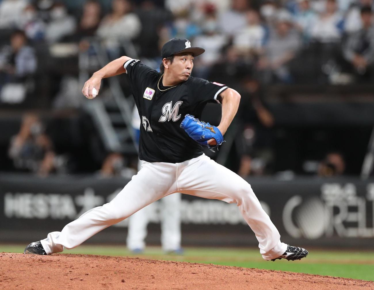 日本ハム対ロッテ　9回に登板の益田（撮影・黒川智章）