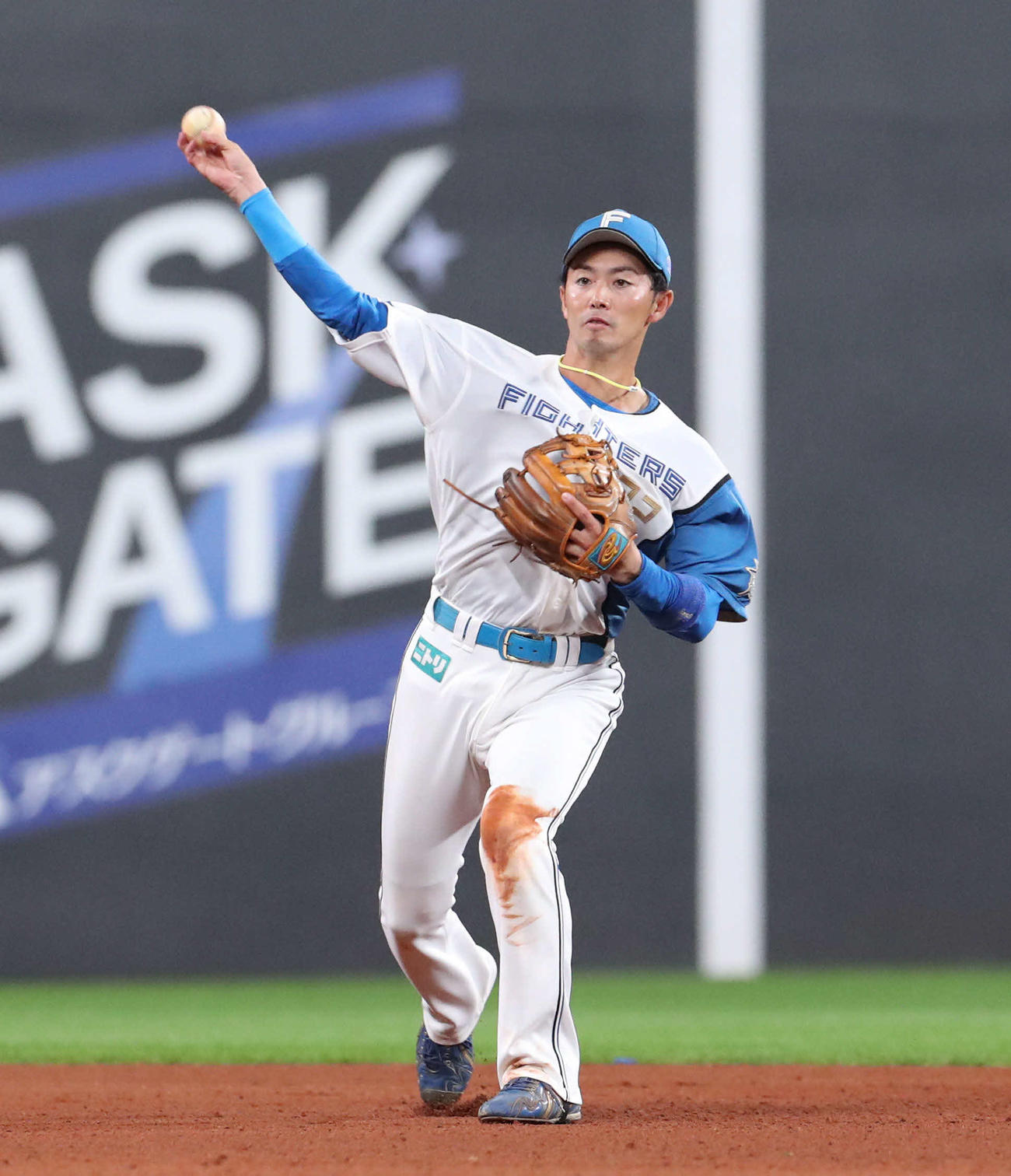 日本ハム対ロッテ　4回表、遊撃の守備につく谷内（撮影・佐藤翔太）