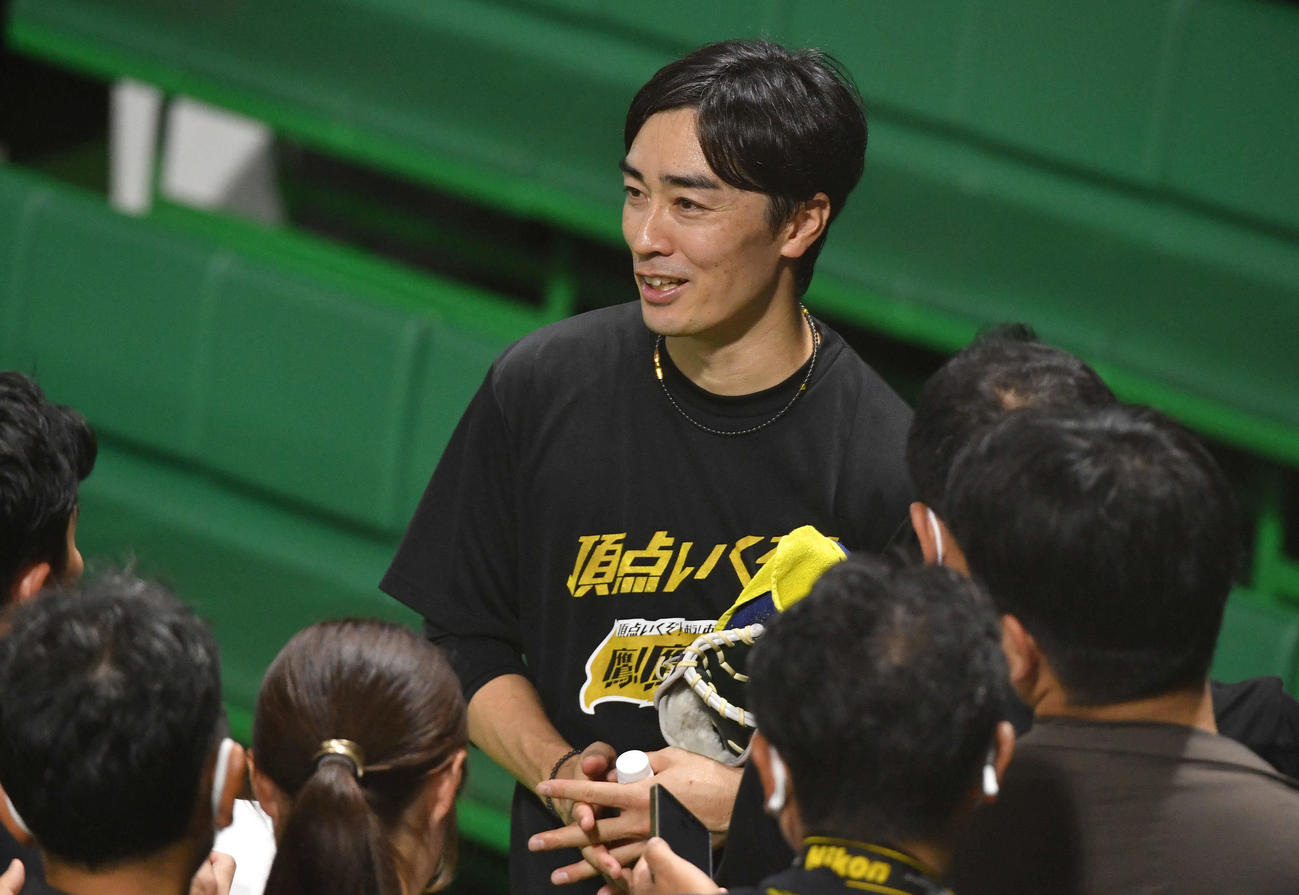 現役引退する巨人松田との思い出を話すソフトバンク和田（撮影・岩下翔太）