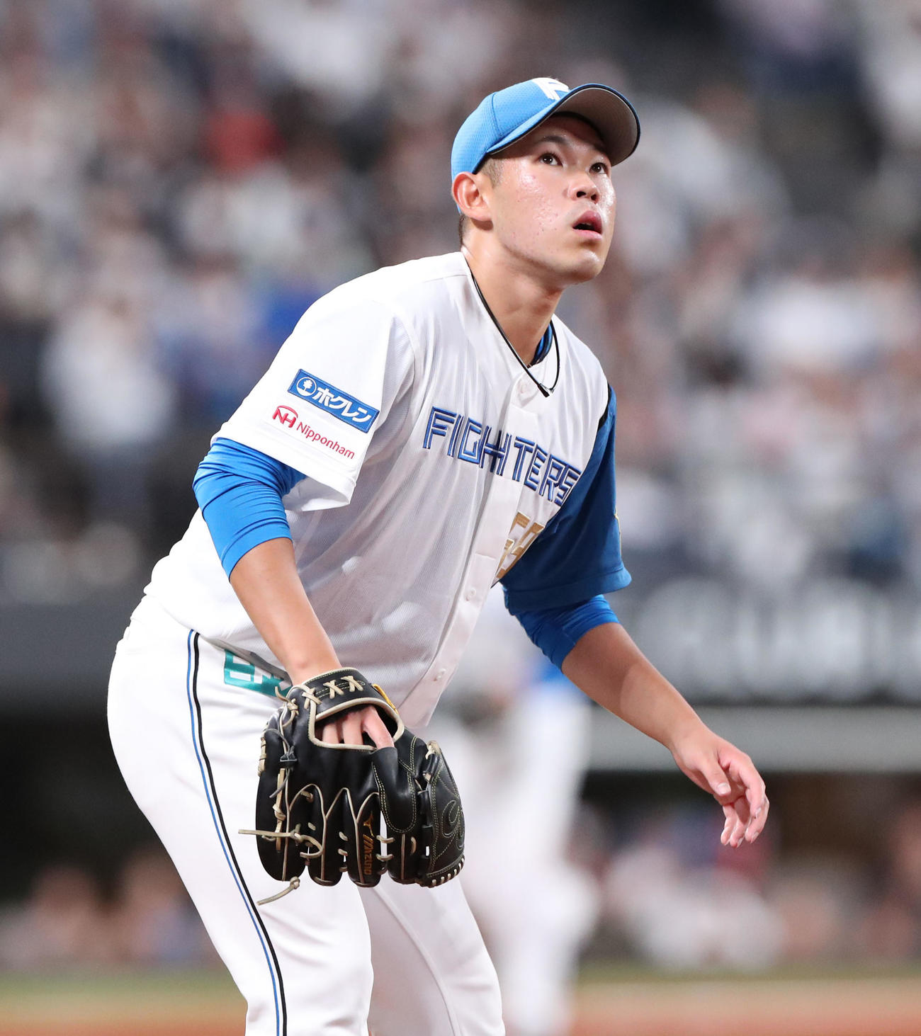 日本ハム対ロッテ　3回表を無失点に抑えベンチに戻る根本（撮影・佐藤翔太）