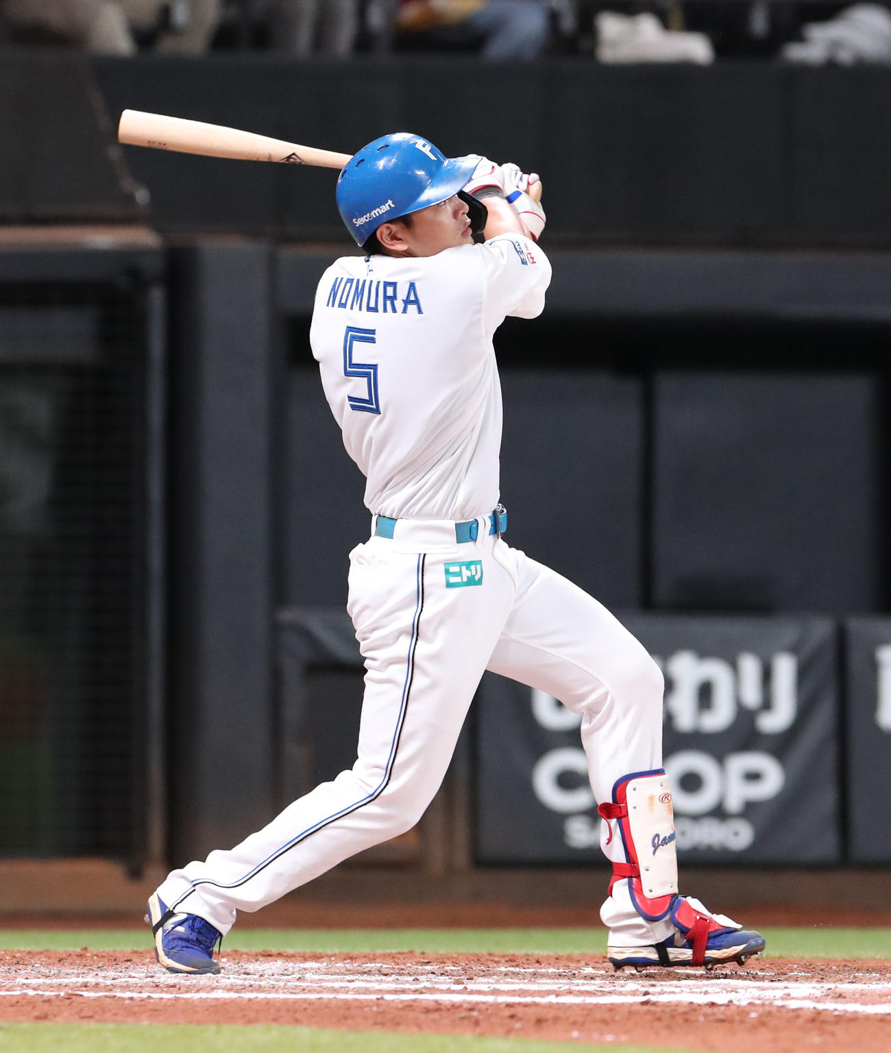 日本ハム対ロッテ　7回裏日本ハム1死、野村は左越え本塁打を放つ（撮影・佐藤翔太）