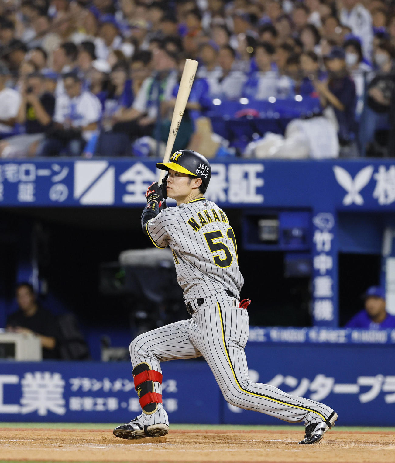 DeNA対阪神　5回表阪神無死一、二塁、中野は左前打を放つ（撮影・藤尾明華）