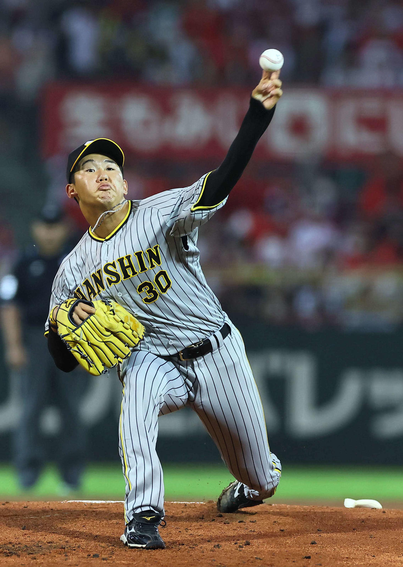 広島対阪神　阪神先発の門別（撮影・上田博志）