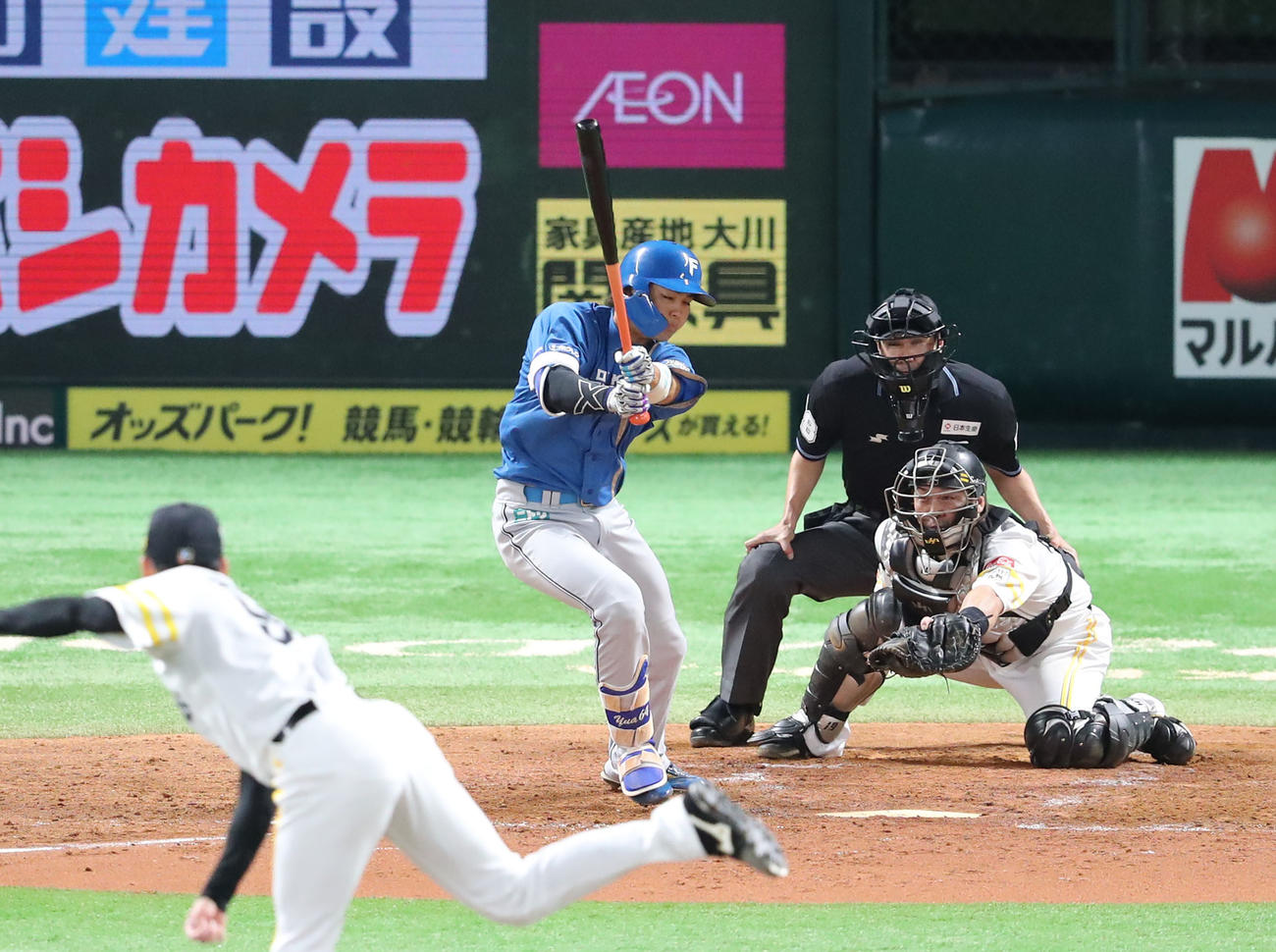 ソフトバンク対日本ハム　4回表日本ハム2死一、三塁、田宮は右前に適時打を放つ（撮影・梅根麻紀）