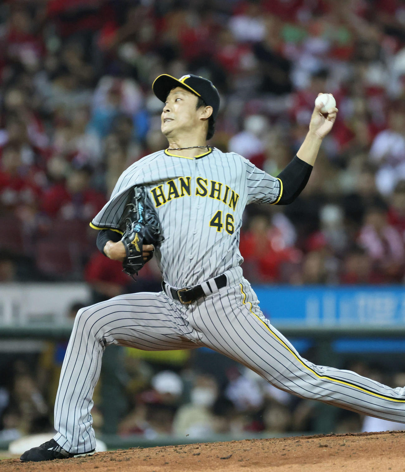 広島対阪神　7回裏広島、阪神3番手の島本（撮影・加藤孝規）