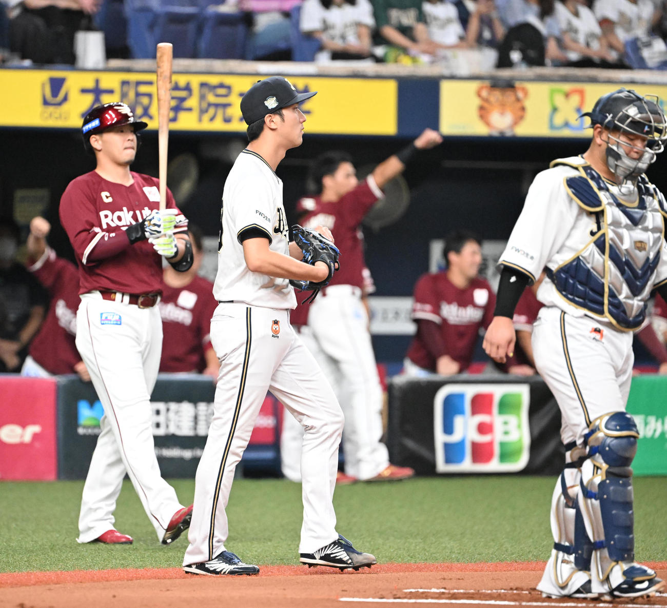 オリックス対楽天　1回表楽天1死三塁、島内に中犠飛を浴び先制点を許した田嶋（撮影・和賀正仁）