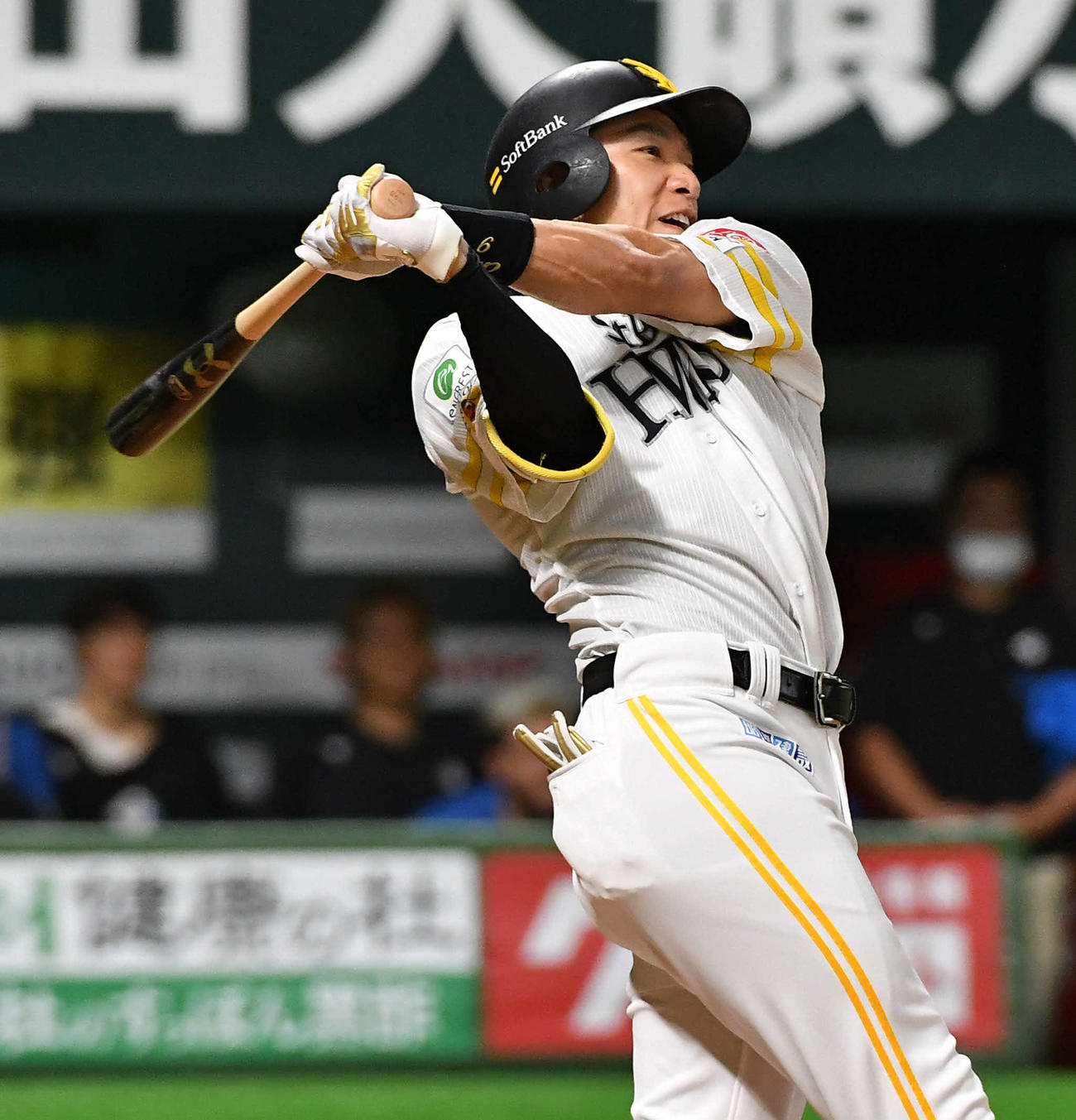 ソフトバンク対日本ハム　9回裏ソフトバンク無死、柳田は右越え同点本塁打を放つ（撮影・岩下翔太）