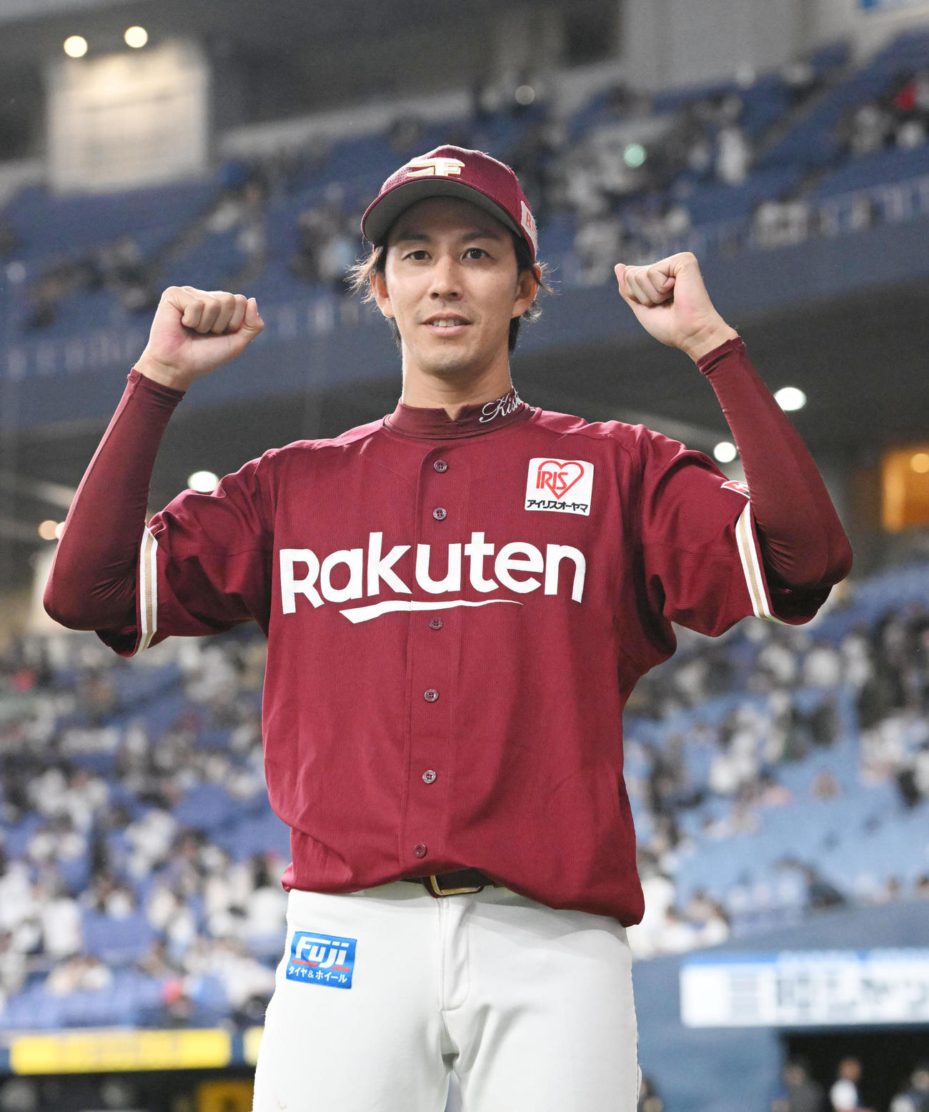 オリックス対楽天　6回無失点と好投した岸はガッツポーズ（撮影・和賀正仁）