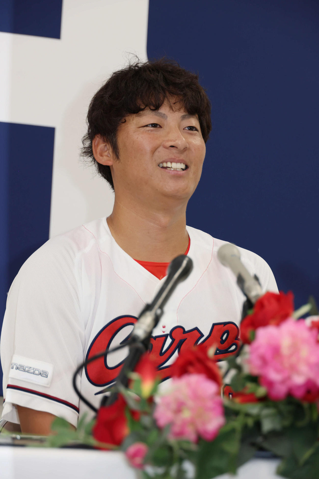 広島対阪神戦の試合前に引退会見を行う広島一岡（撮影・加藤孝規）