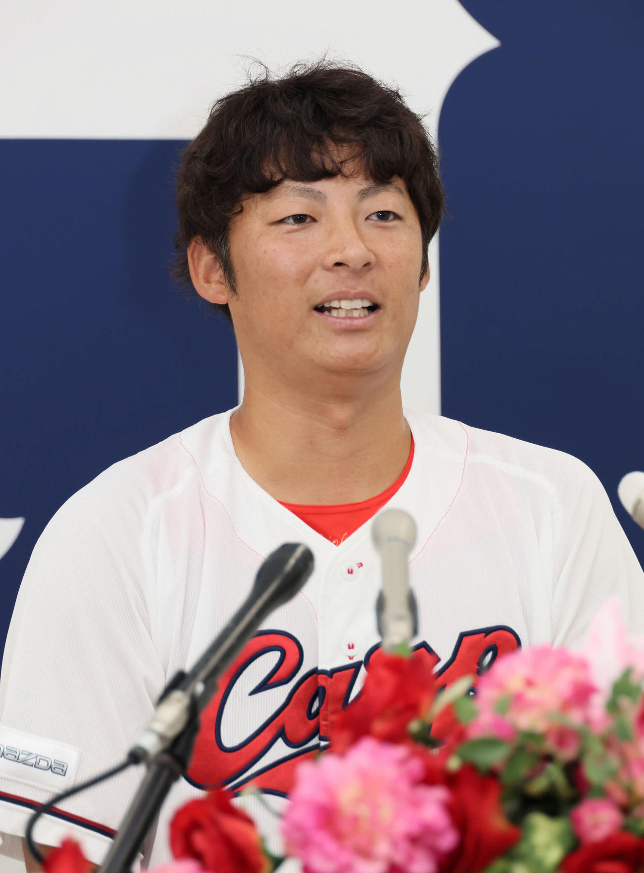 広島対阪神戦の試合前に引退会見を行う広島一岡（撮影・加藤孝規）