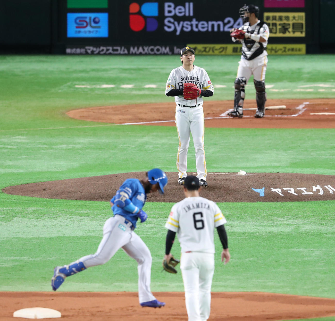 ソフトバンク対日本ハム　2回表日本ハム無死、アルカンタラに右越え先制本塁打を浴びた石川（撮影・梅根麻紀）
