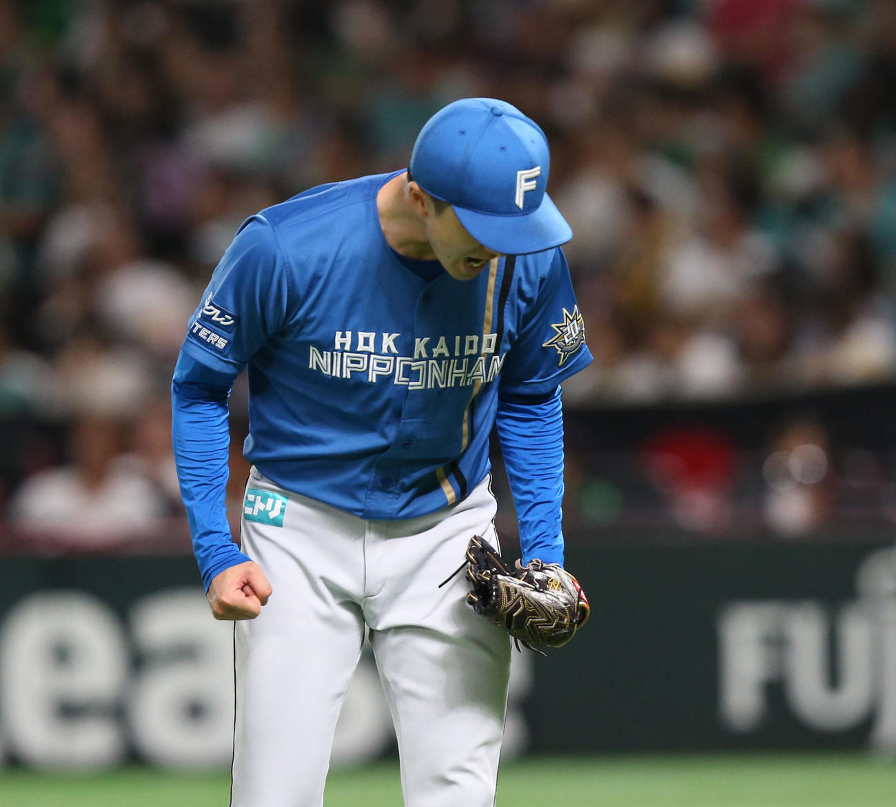 ソフトバンク対日本ハム　5回を無失点に抑え雄たけびを上げる上沢（撮影・冨田成美）