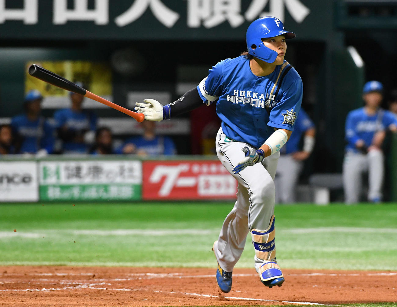 ソフトバンク対日本ハム　3回表日本ハム無死一、三塁、田宮は右越え逆転3点本塁打を放つ（撮影・岩下翔太）