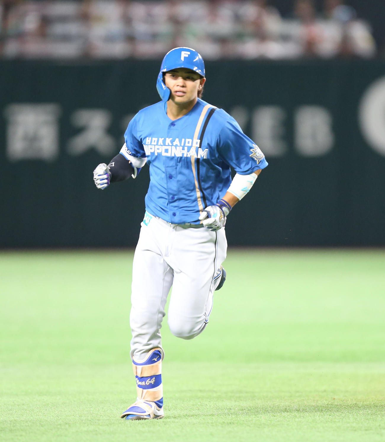 ソフトバンク対日本ハム　3回表日本ハム無死一、三塁、田宮は右越えに3点本塁打を放ちダイヤモンドを回る（撮影・冨田成美）