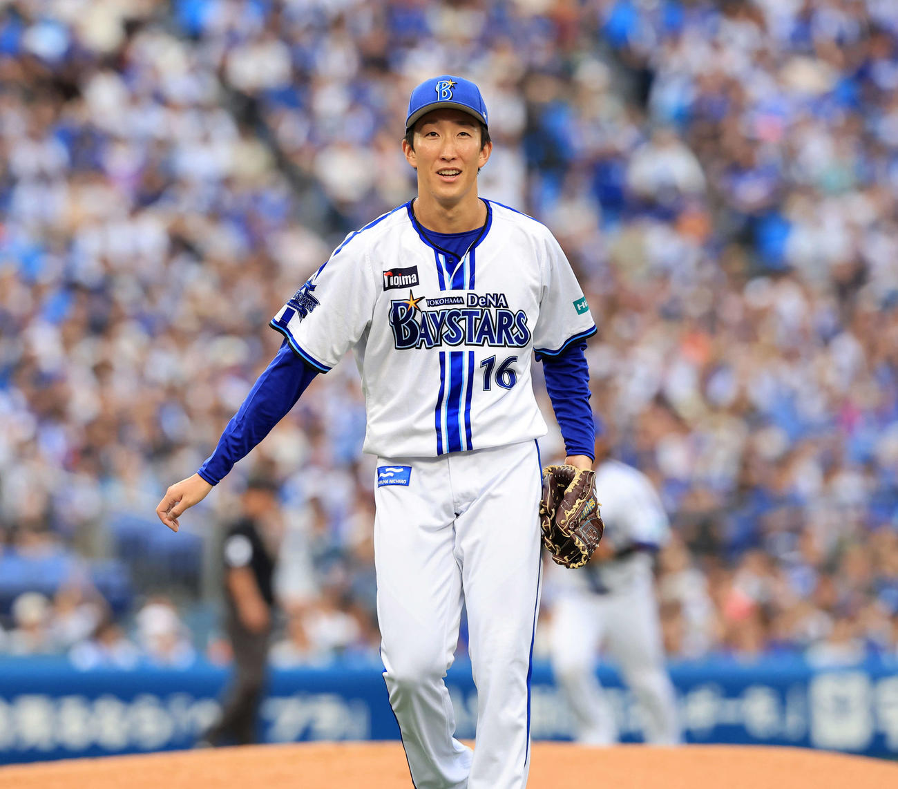DeNA対中日　7回表中日の攻撃を3人に仕留め、笑顔の大貫（撮影・浅見桂子）