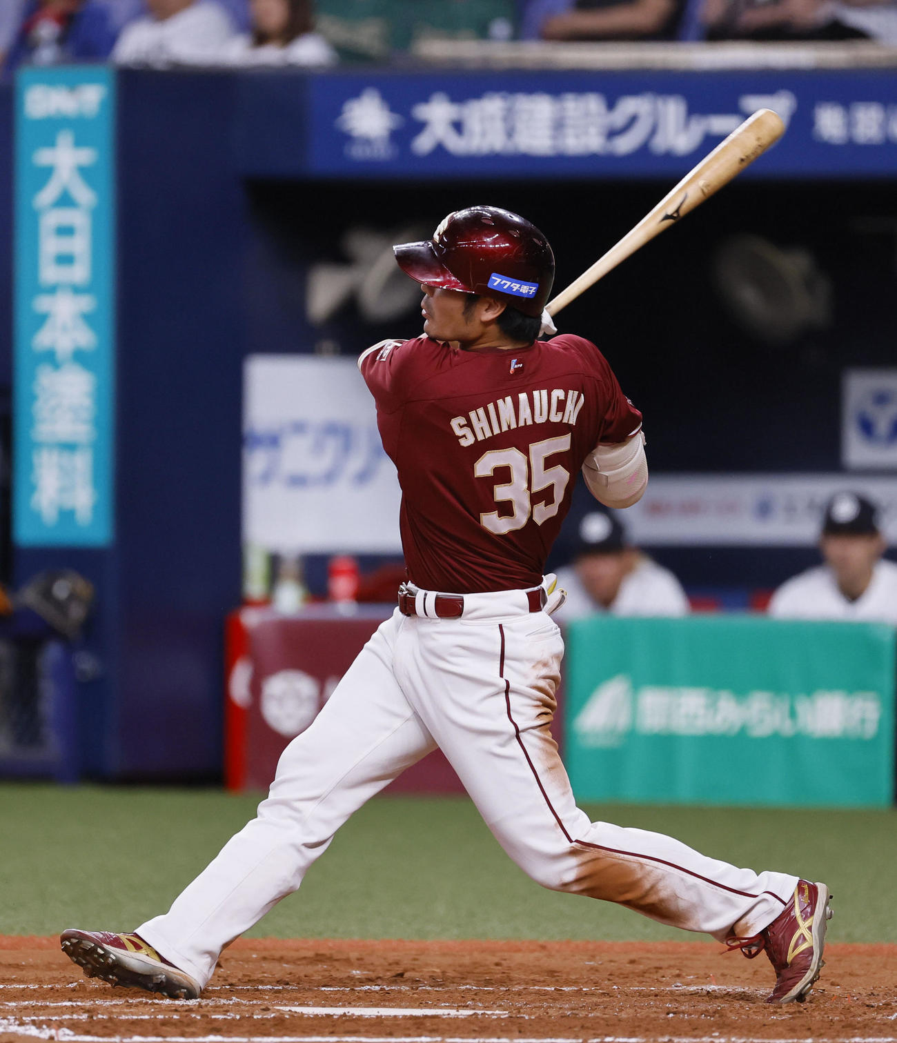 オリックス対楽天　2回表楽天2死満塁、島内は右越えに走者一掃の二塁打を放つ（撮影・藤尾明華）