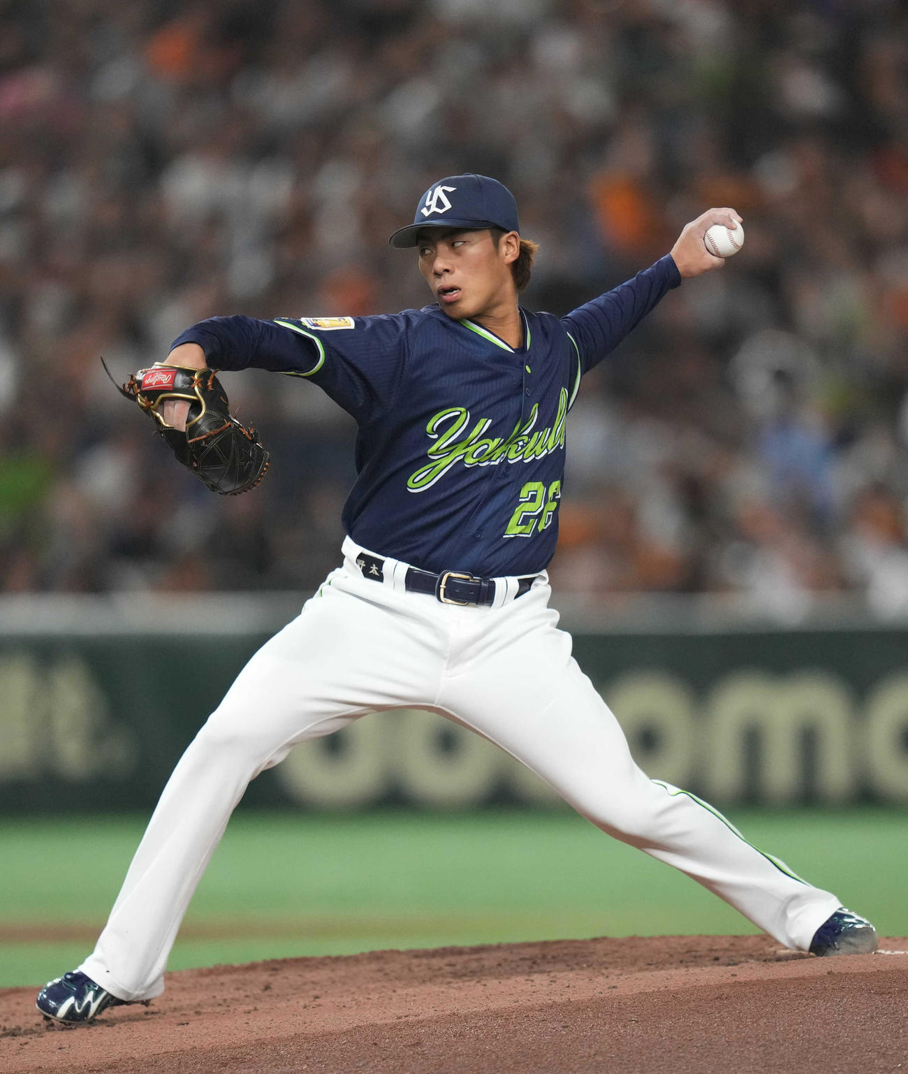 巨人対ヤクルト　力投するヤクルト先発の山野（撮影・狩俣裕三）