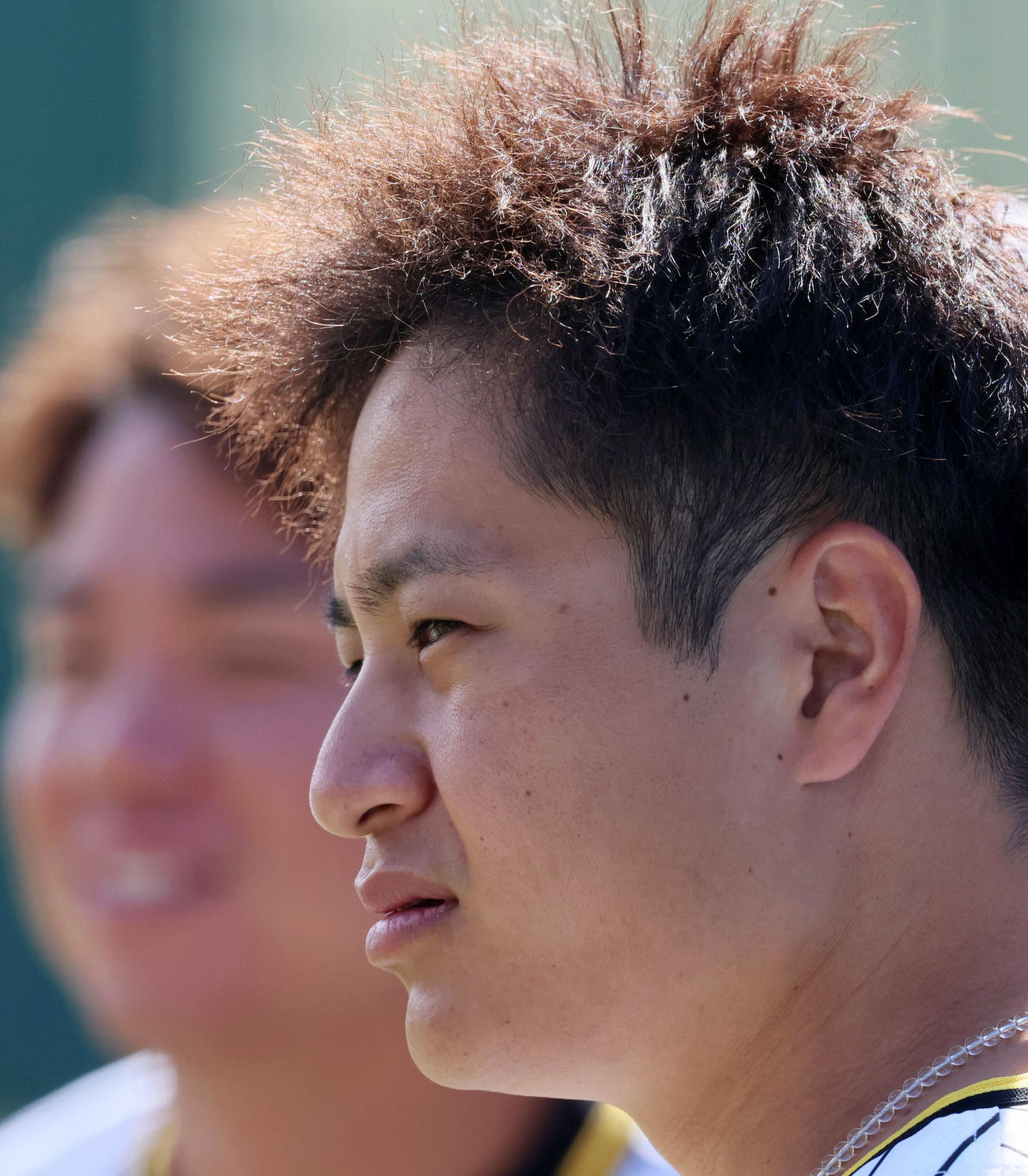 練習前のミーティングを行う阪神大竹（撮影・加藤哉）
