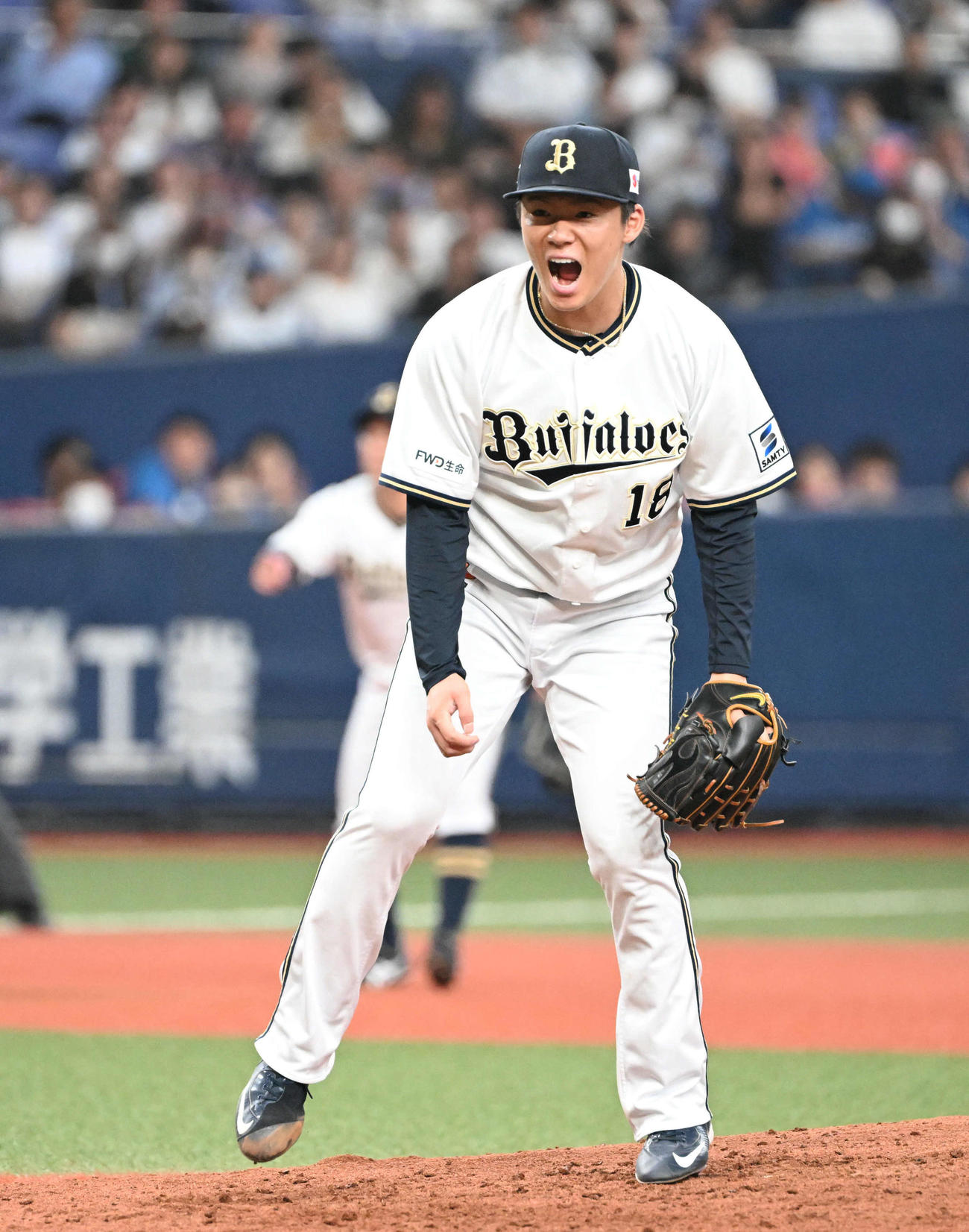 オリックス対日本ハム　7回裏日本ハム2死一塁、清宮を空振り三振に仕留め雄叫びを上げる山本（撮影・和賀正仁）