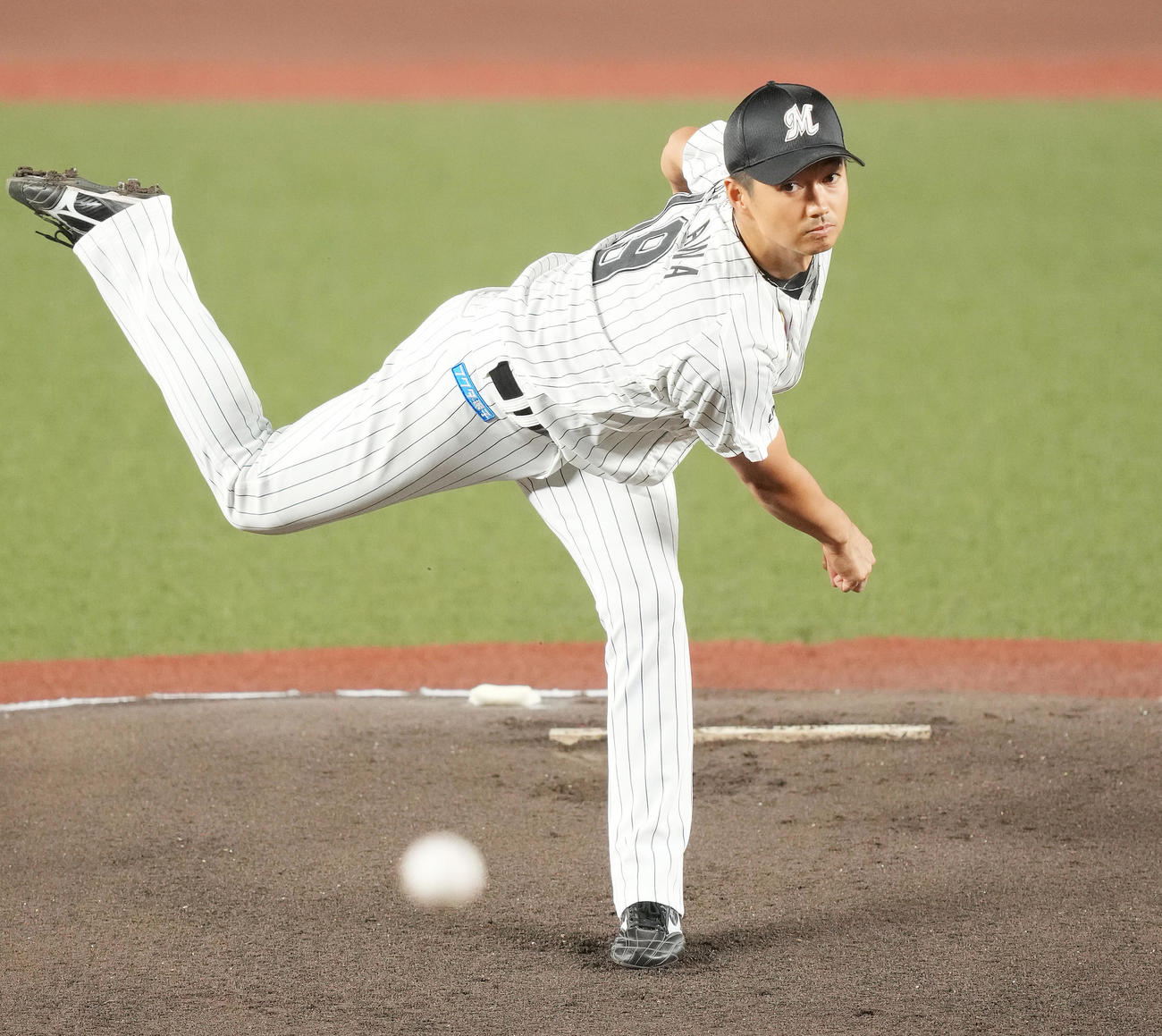 ロッテ対西武　先発し力投するロッテ唐川（撮影・鈴木みどり）
