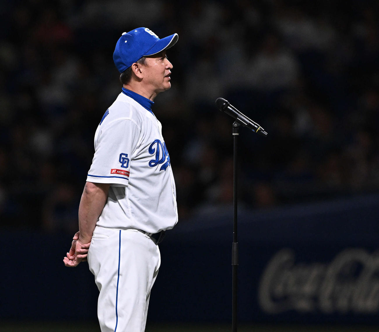 中日対巨人　最終戦セレモニーであいさつする中日立浪監督（撮影・滝沢徹郎）