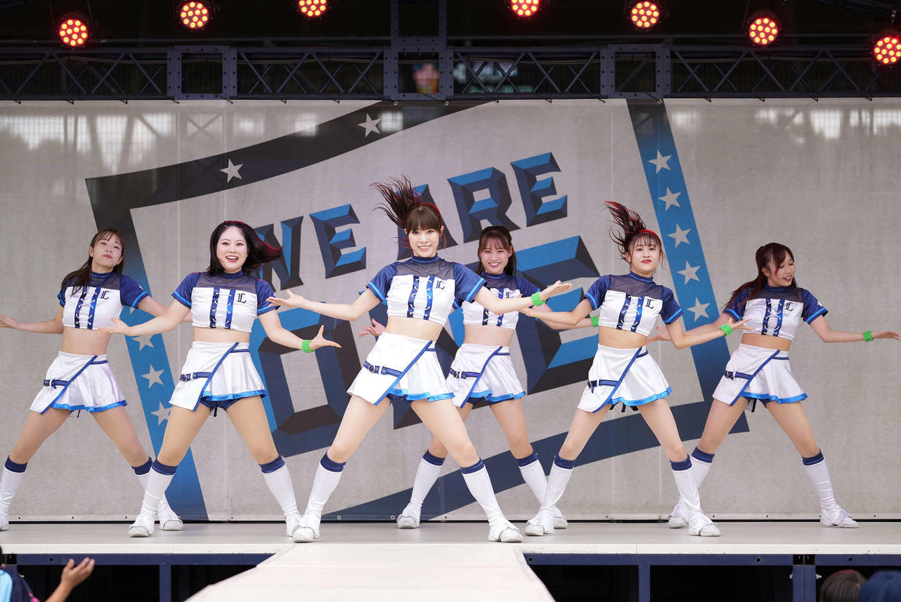 西武公式パフォーマンスチーム「bluelegends」（球団提供）