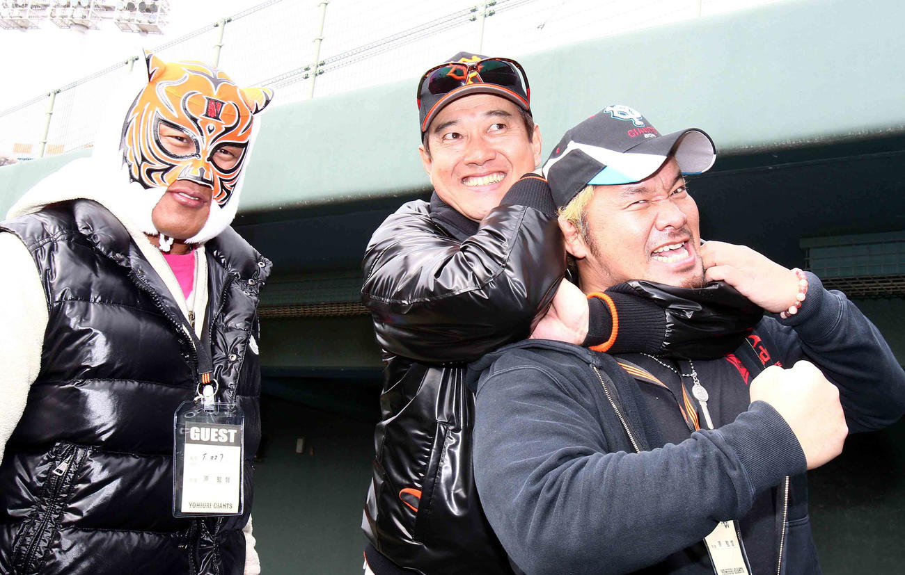 11年、新日本プロレスの真壁にスリーパーホールド