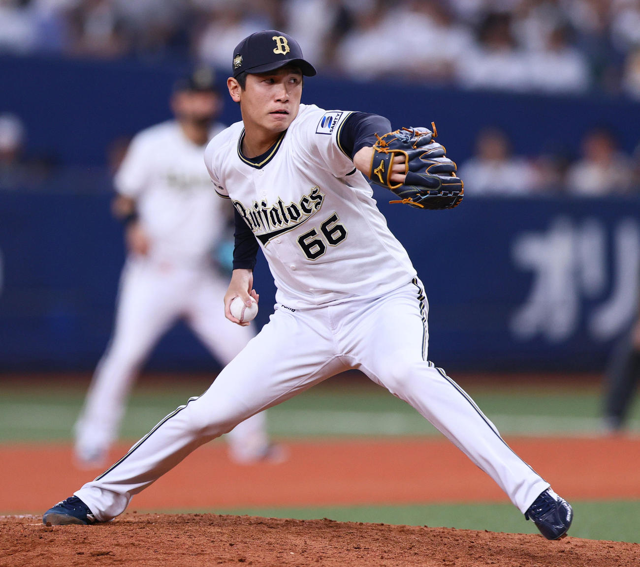 オリックス対ロッテ　7回表ロッテ2死二塁、吉田が4番手で登板（撮影・上山淳一）
