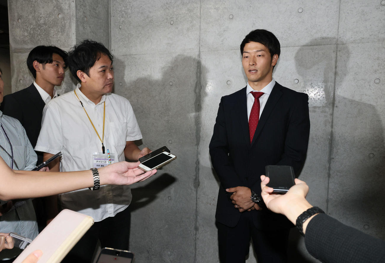 戦力外通告を受けた広島薮田（撮影・加藤孝規）