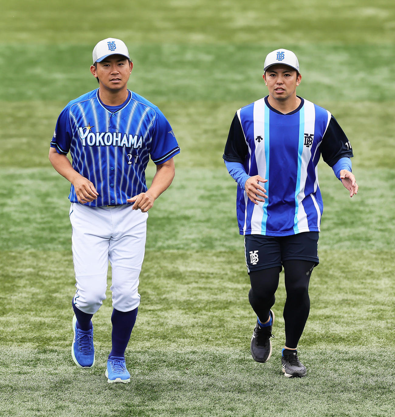 調整するDeNA今永（左）と東（2023年5月撮影）