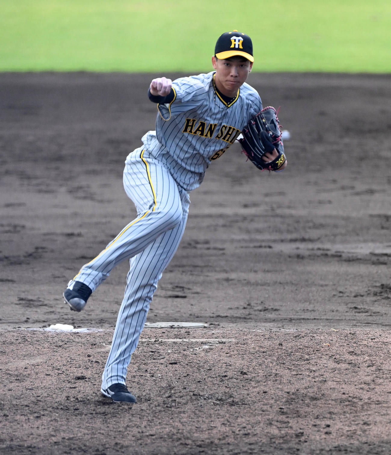 オリックス対阪神　阪神2番手の湯浅はオリックス打線を1回無失点に抑える（撮影・前岡正明）