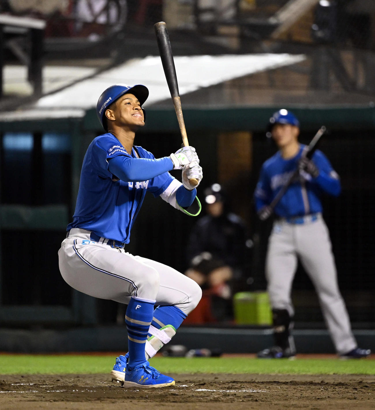 楽天対日本ハム　6回表日本ハム2死、空振り三振に倒れる万波（撮影・たえ見朱実）