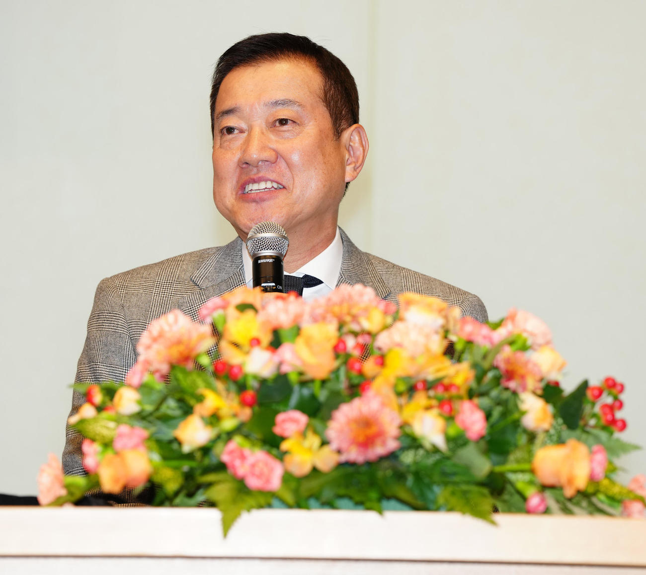 会見に臨む巨人原監督（撮影・江口和貴）