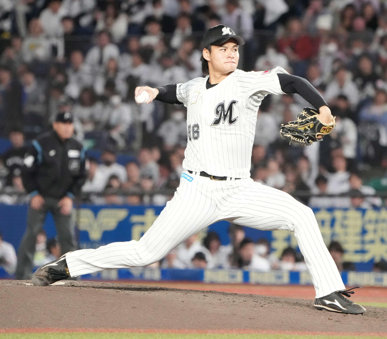 ロッテ対オリックス　ロッテ4番手で登板した中森（撮影・小沢裕）
