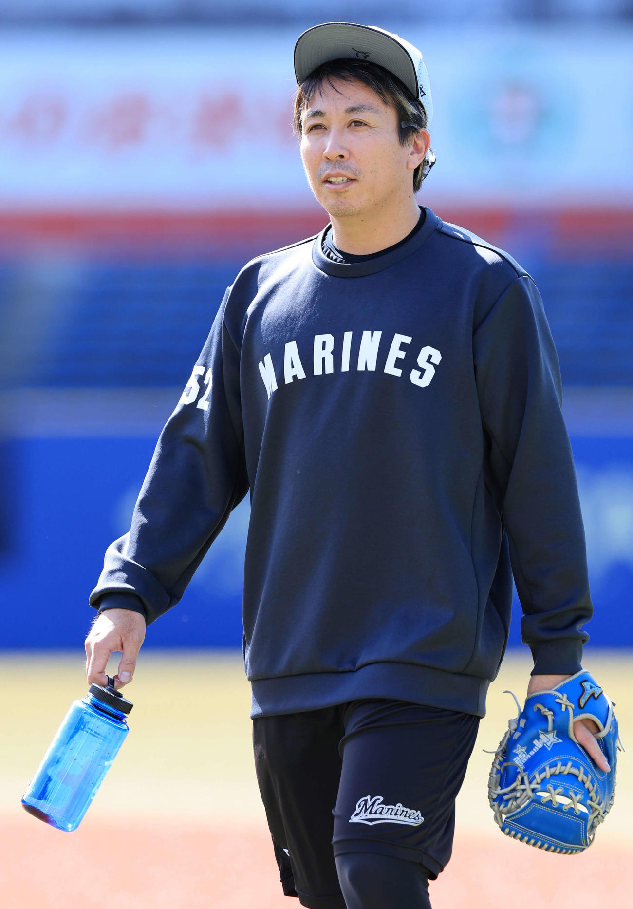 ロッテ対オリックス　練習を終えて引き揚げるロッテ益田（撮影・浅見桂子）