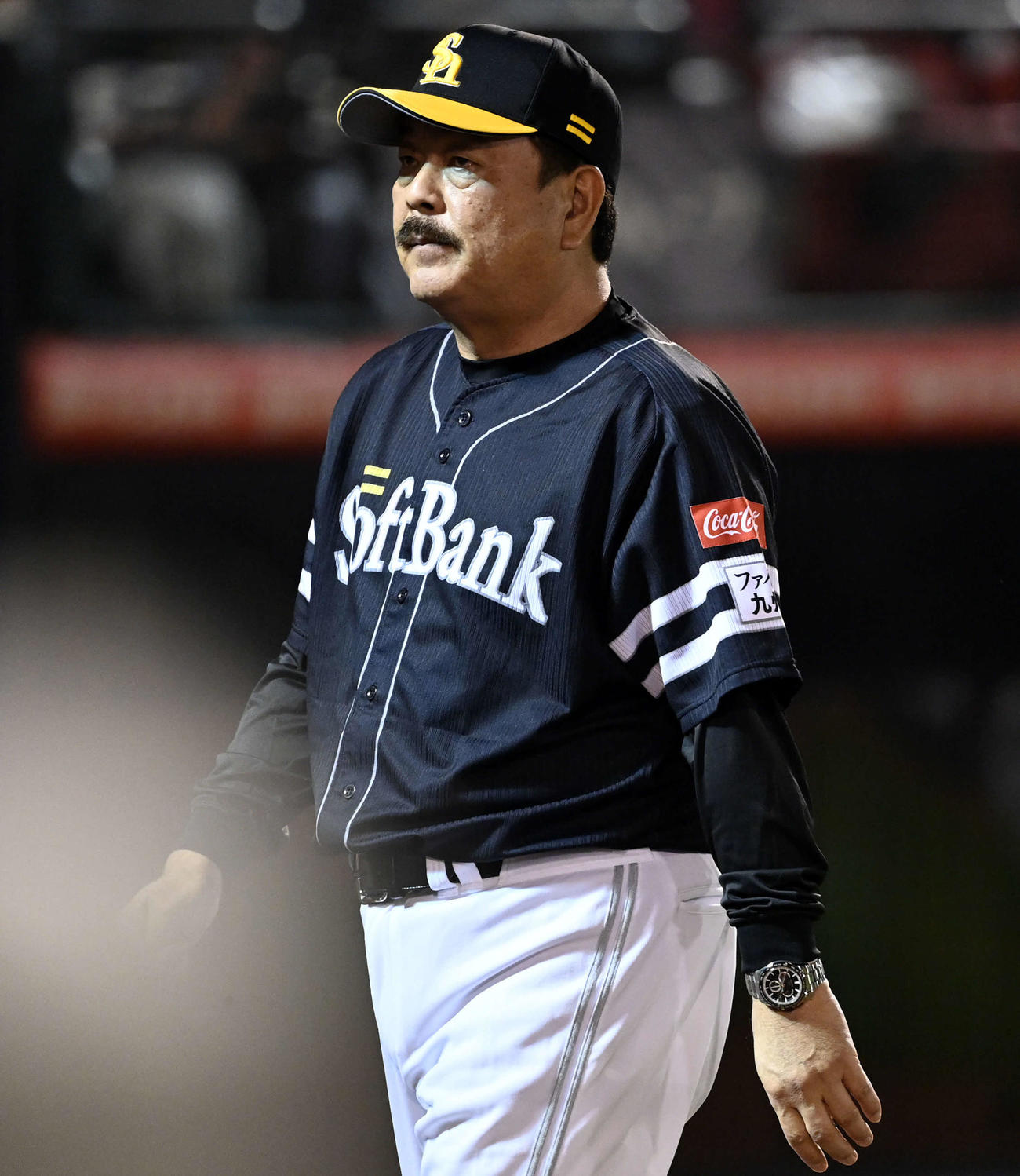 楽天対ソフトバンク　6回に楽天に同点とされたソフトバンク藤本監督（撮影・たえ見朱実）