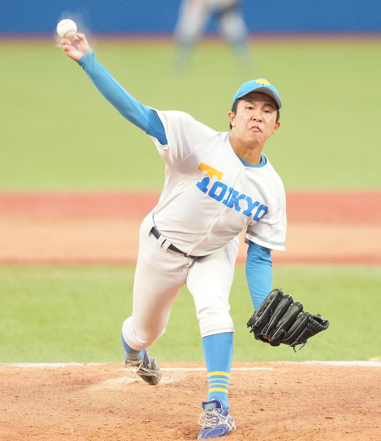 法大対東大　先発し力投する東大・松岡（撮影・鈴木みどり）