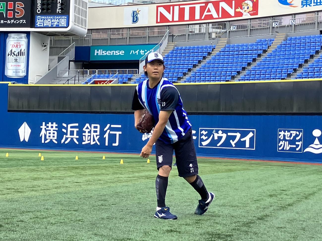 キャッチボールするDeNA今永（球団提供）