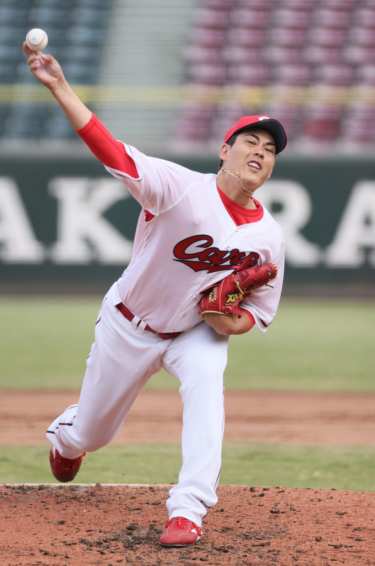 7日のJFE西日本との練習試合で、3番手で登板した広島九里（撮影・加藤孝規）