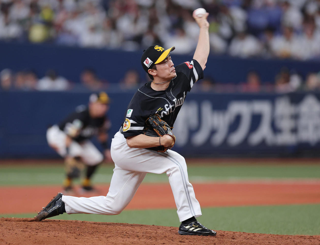オリックス対ソフトバンク　ソフトバンク3番手で登板する和田（撮影・前田充）