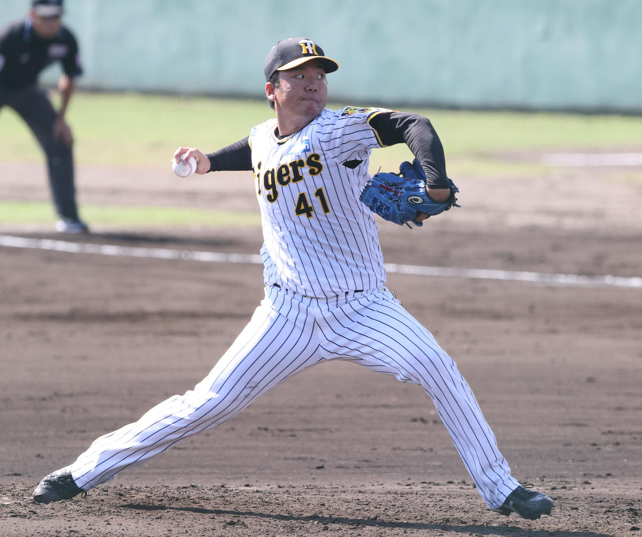 阪神対ヤクルト　先発した村上は5回を投げ無失点と好投（撮影・梅根麻紀）