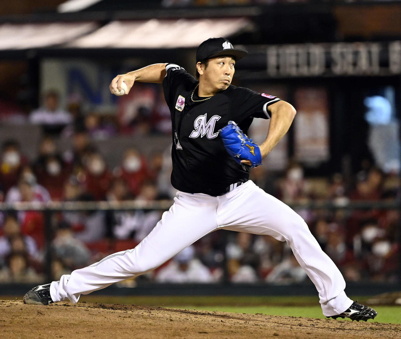 楽天対ロッテ　9回からマウンドに上がったロッテ益田（撮影・たえ見朱実）