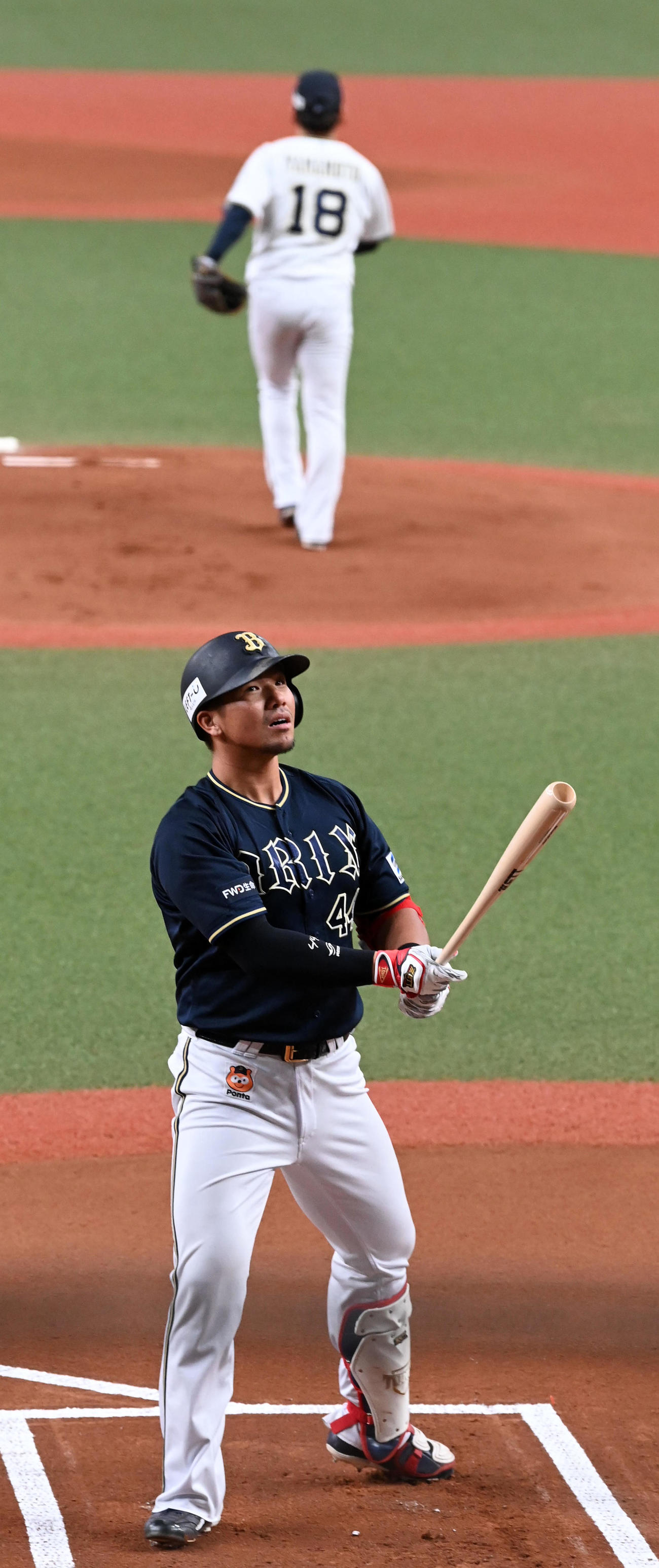 紅白戦に出場した頓宮は山本に空振り三振に打ち取られる（撮影・前岡正明）