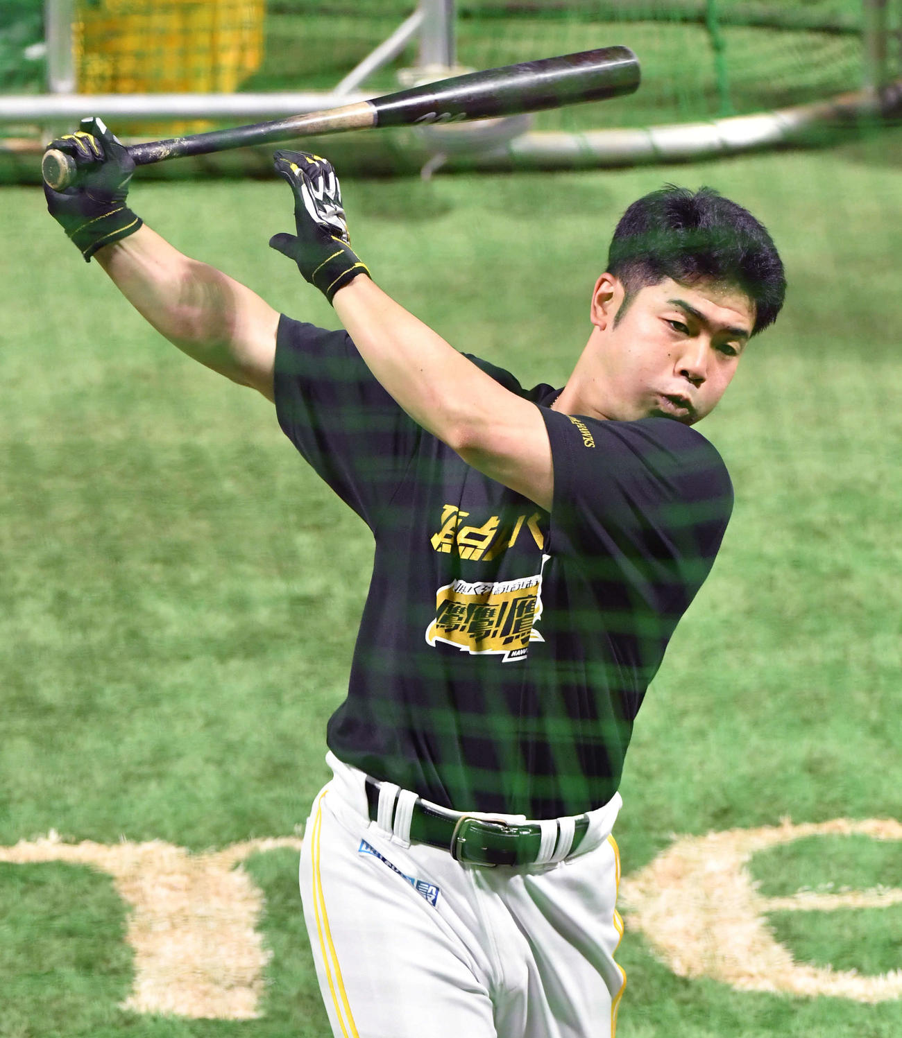 打撃練習を行う近藤（撮影・岩下翔太）