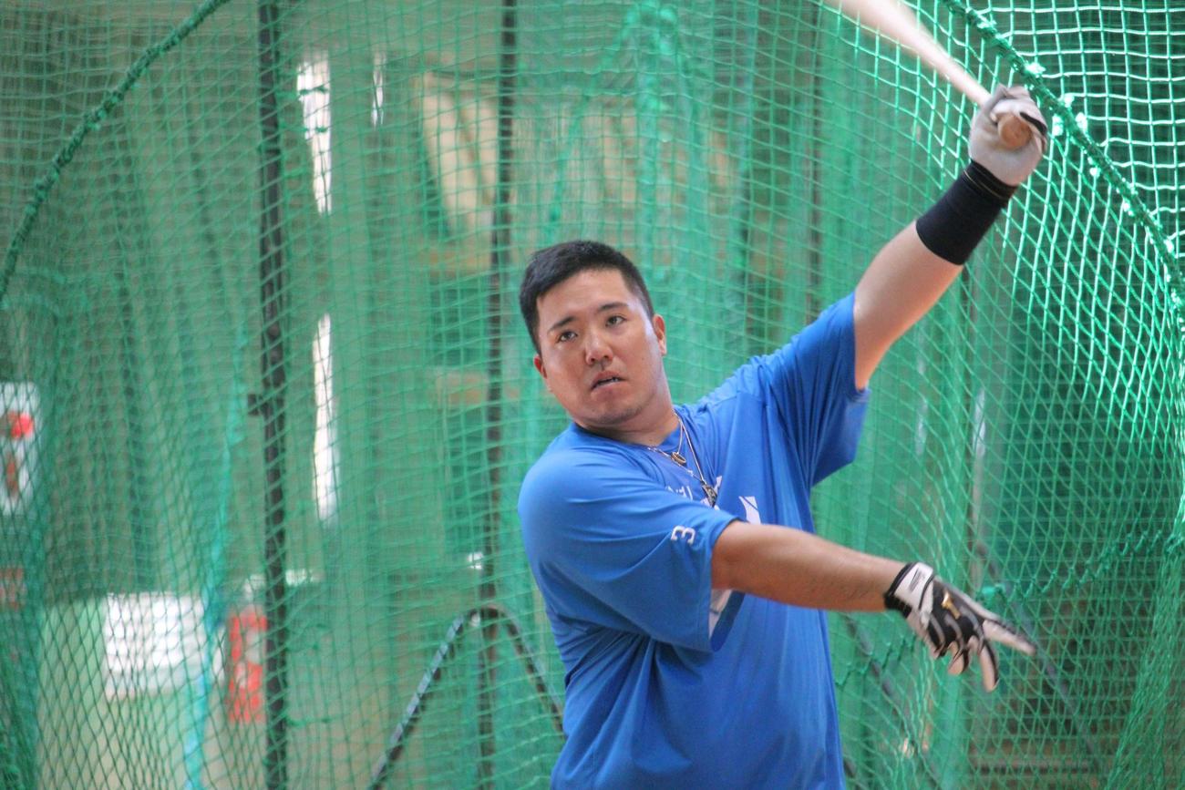 試合出場はなく500球の打ち込みを行った西武山川（撮影・金子真仁）