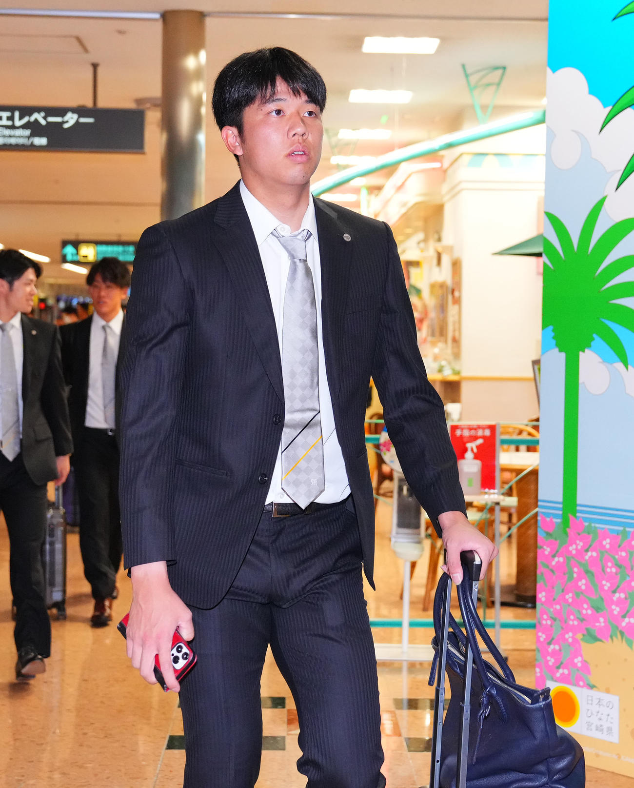フェニックスリーグ参加のため宮崎入りした阪神才木（撮影・藤尾明華）