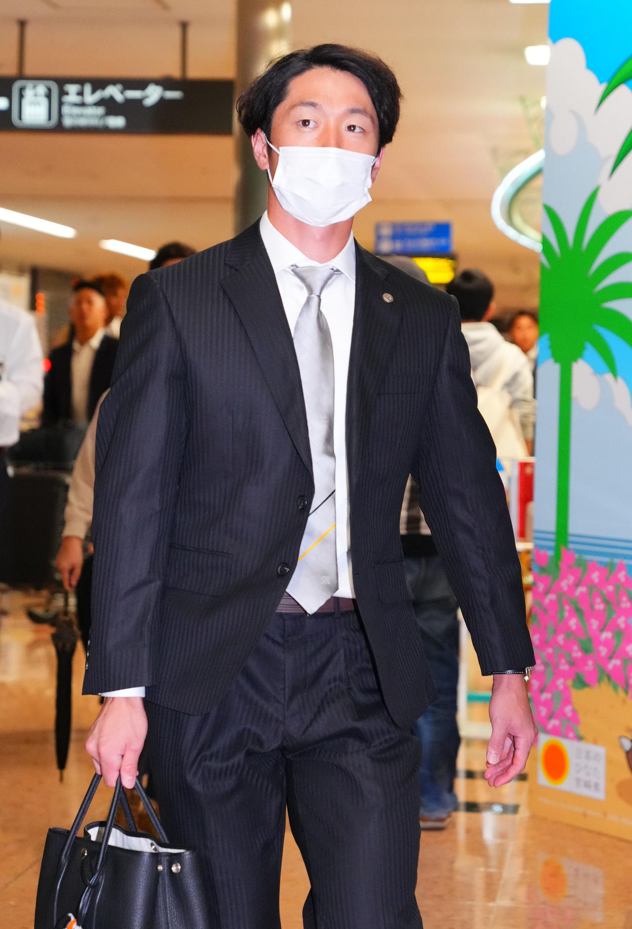 フェニックスリーグ参加のため宮崎入りした阪神近本（撮影・藤尾明華）