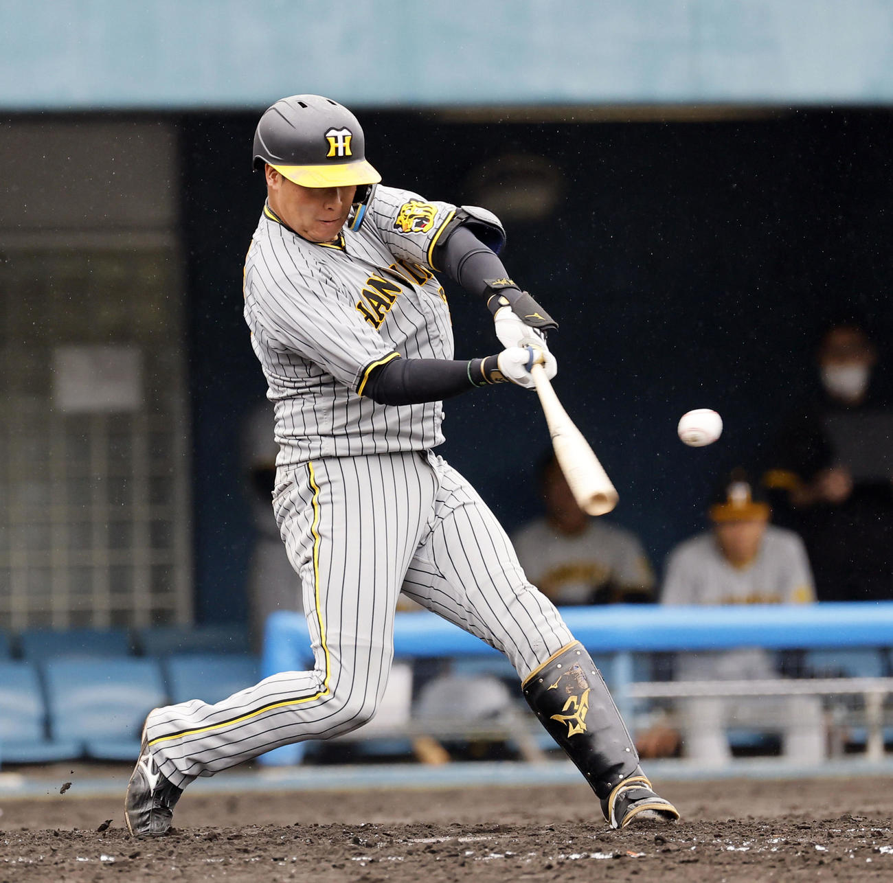 フェニックスリーグ西武対阪神　4回表阪神無死、大山は左越えに同点本塁打を放つ（撮影・藤尾明華）
