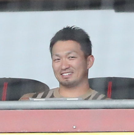 広島対DeNA　観戦するカブス鈴木誠也（撮影・梅根麻紀）